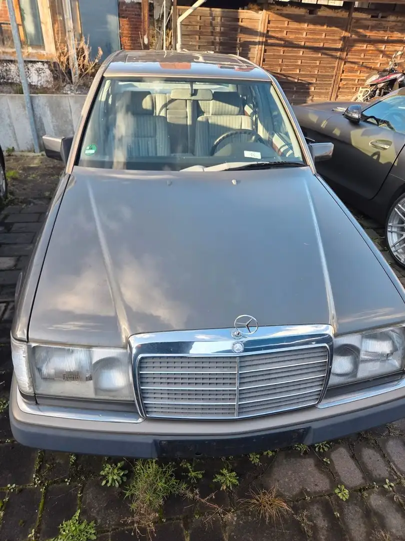 Mercedes-Benz E 230 Automatik Gris - 1