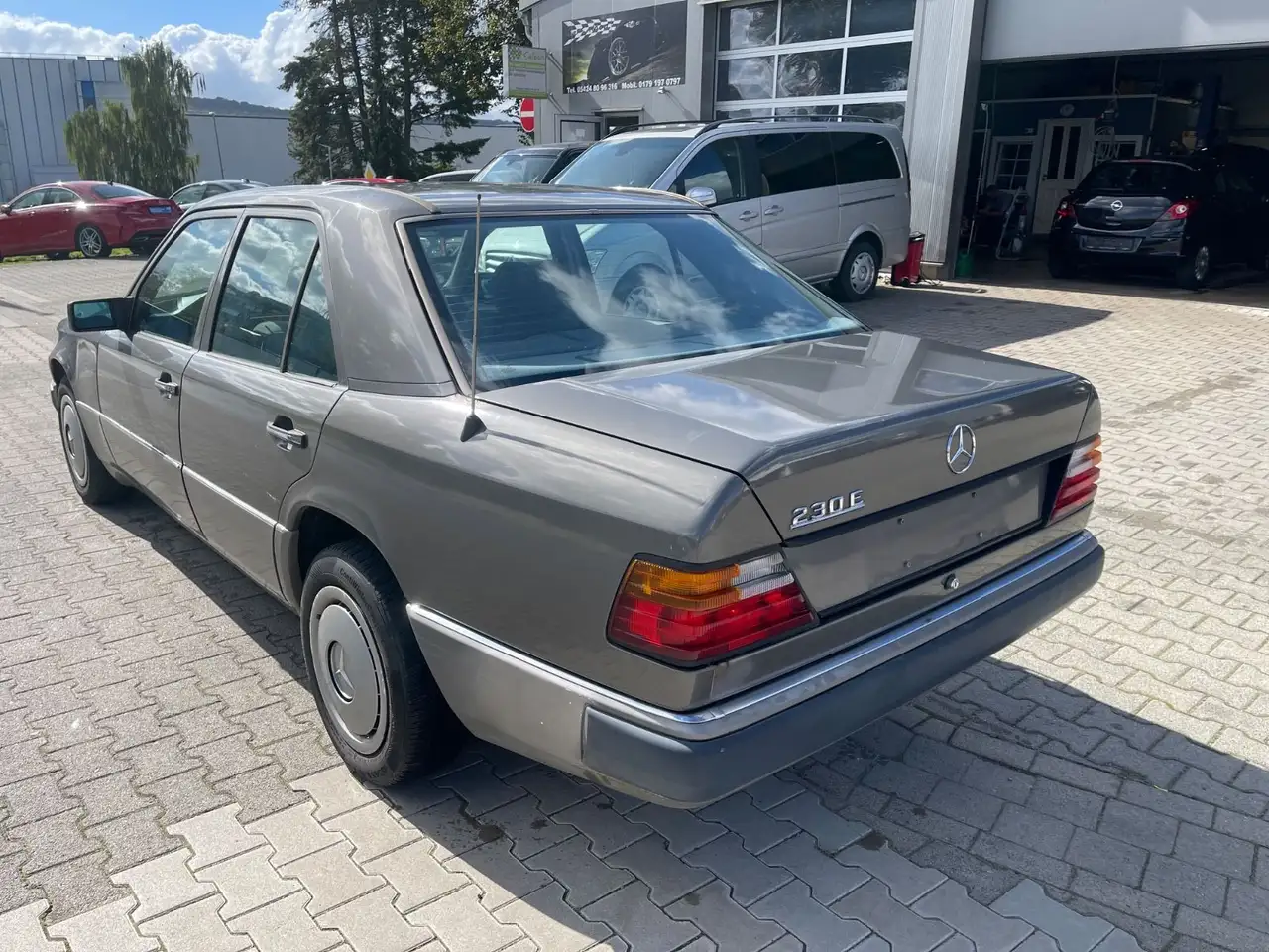 Mercedes-Benz E 230 Automatik, foto 3