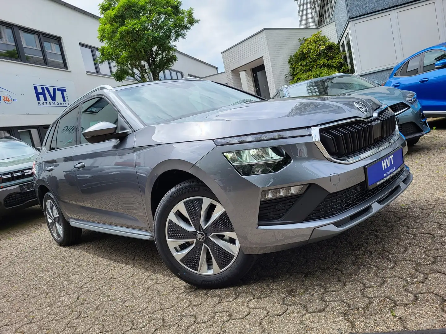 Skoda Kamiq 1,5l TSI 110KW DSG 130 Jahre Premium EU|AHK|ACC Grau - 1