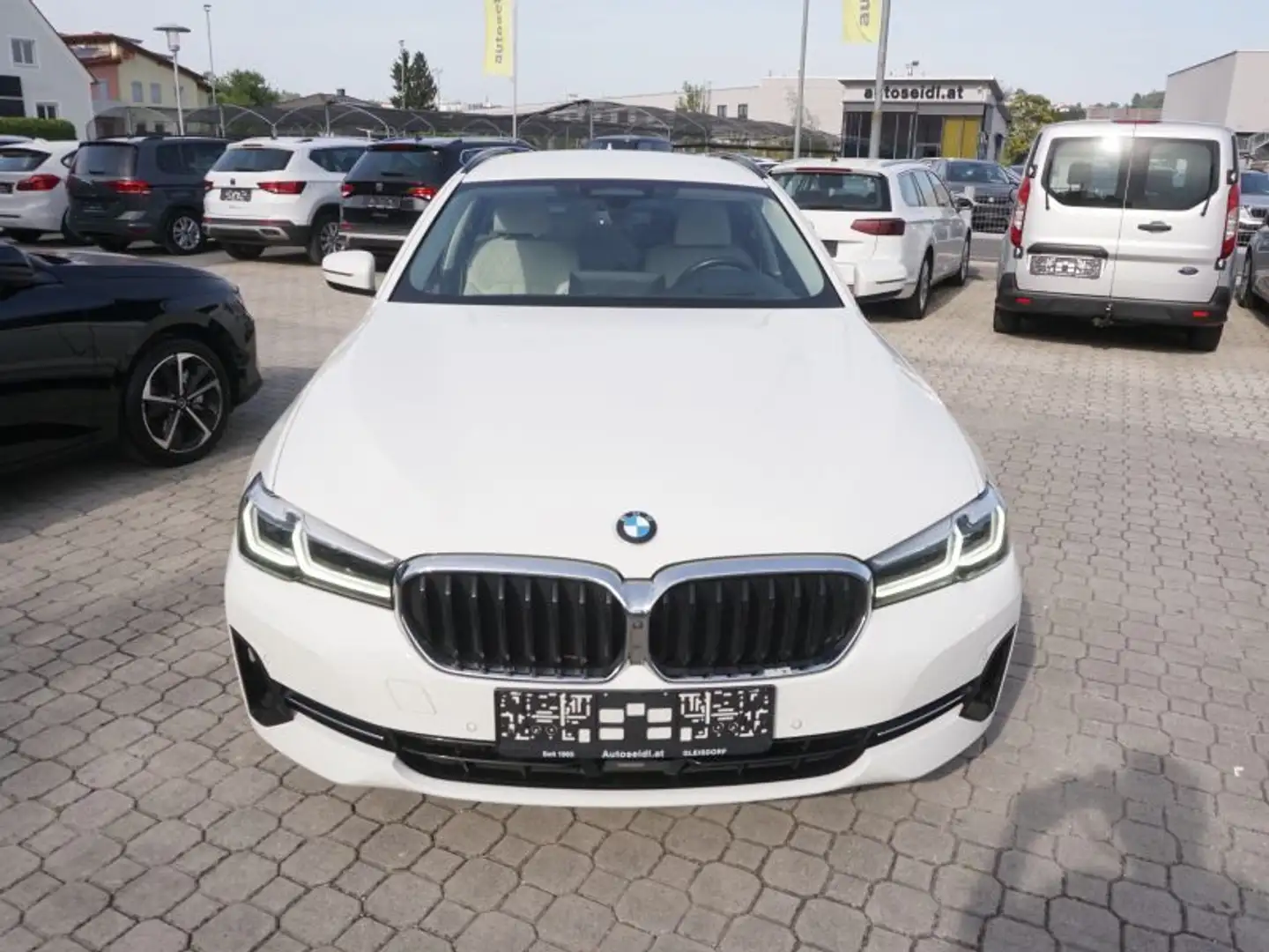 BMW 530 e xDrive Touring Aut. *TOPAUSSTATTUNG* Weiß - 2