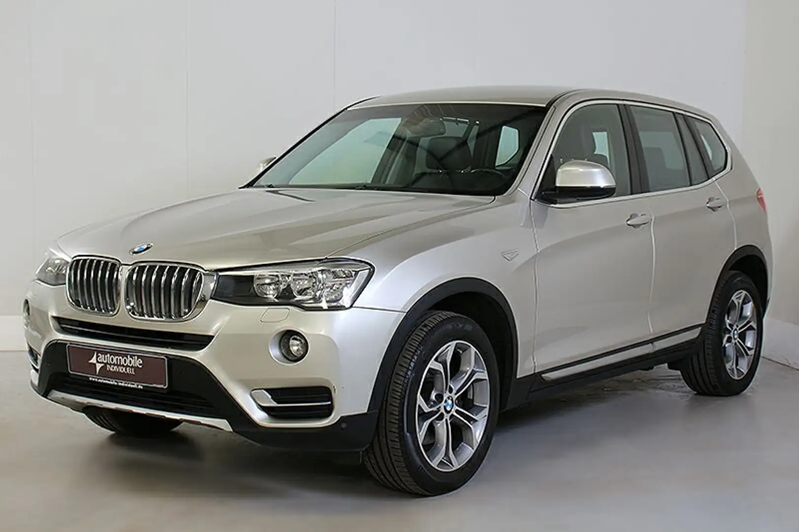 BMW X3 xDr 20dA xLine Leder Navi Sitzheizung Tempoma Срібний - 2
