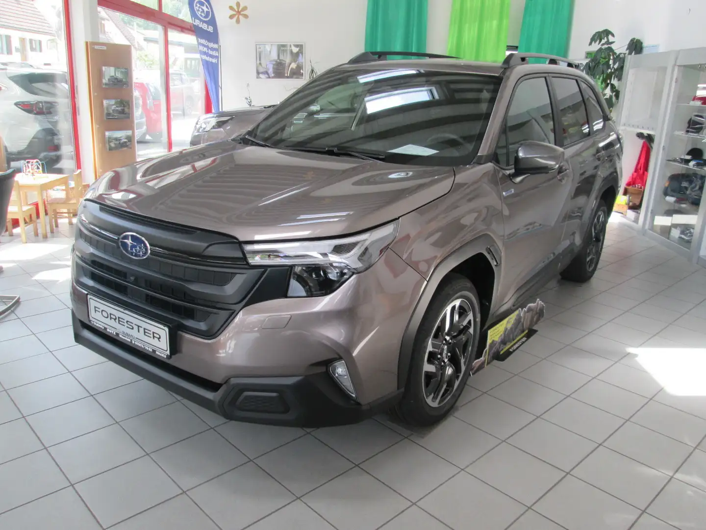 Subaru Forester 2.0 ie e-Boxer, Active Bronze - 2