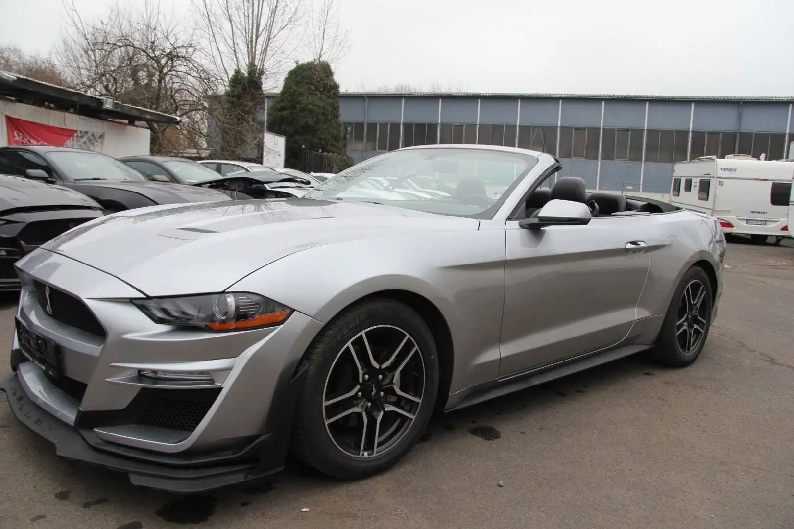 Ford Mustang 2.3 EcoBoost 2019 10-Gang Automatik SHZ Argent - 1