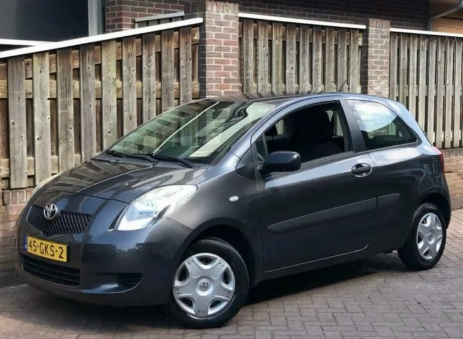 Toyota Yaris 1.0 VVT-i - 1