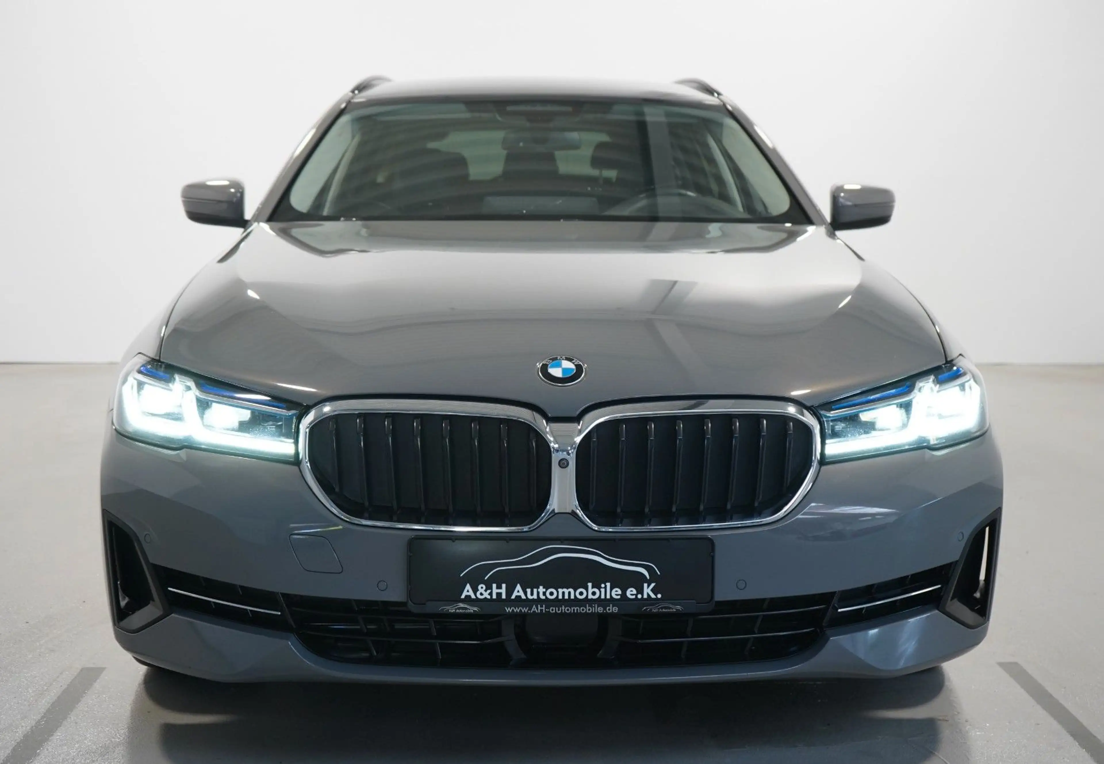 BMW 520 Touring *ACC*LASER*360°-KAM*AHK*HEADUP* — photo 2