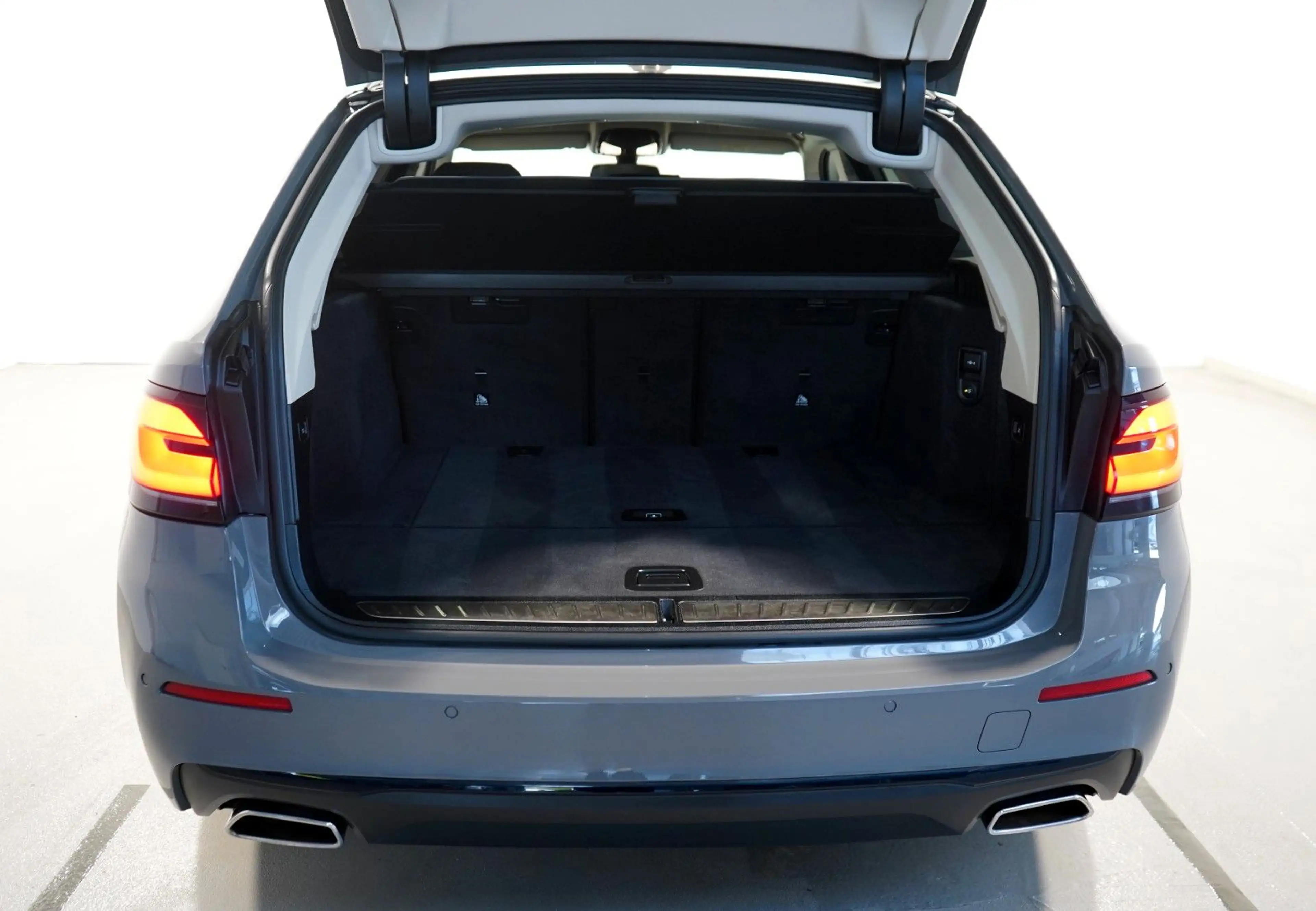 BMW 520 Touring *ACC*LASER*360°-KAM*AHK*HEADUP* — photo 8