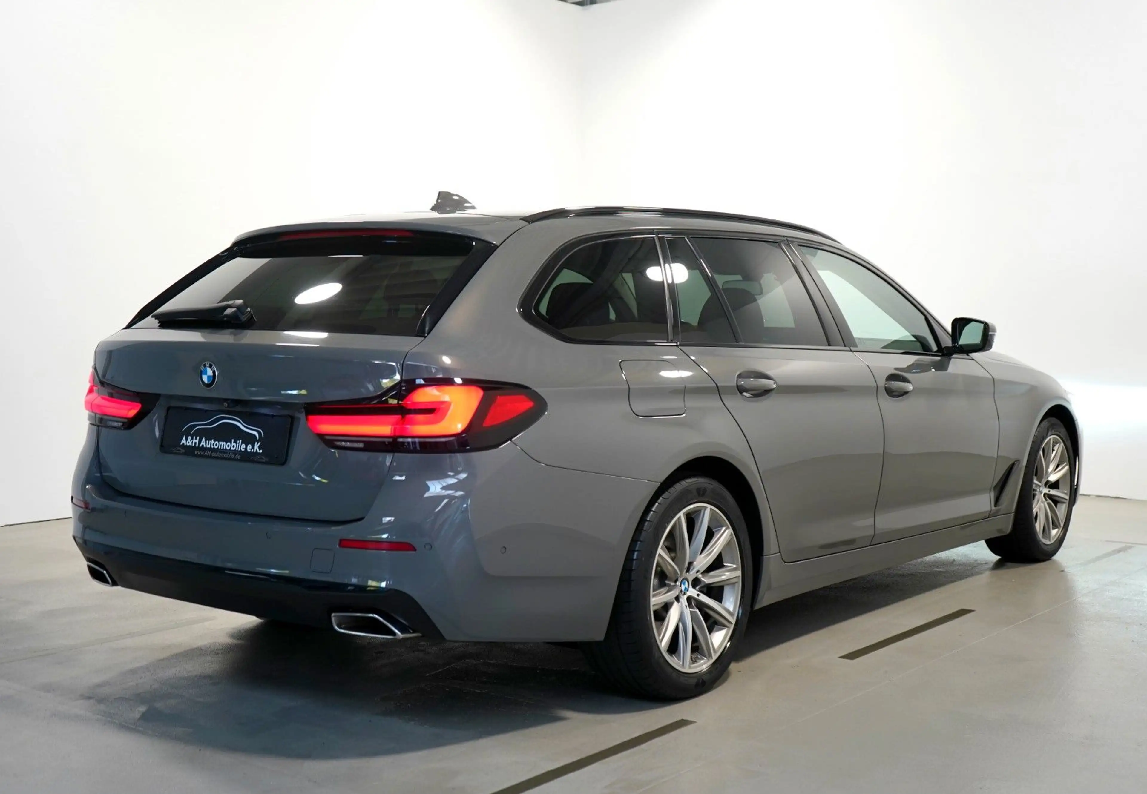 BMW 520 Touring *ACC*LASER*360°-KAM*AHK*HEADUP* — photo 11