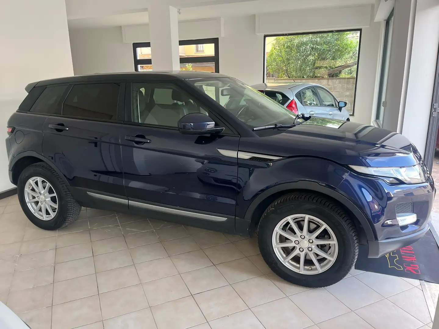 Land Rover Range Rover Evoque 5p 2.2 td4 Prestige 150cv iva esposta - 2