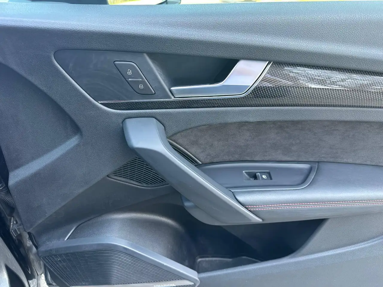 Audi SQ5 снимка Audi SQ5