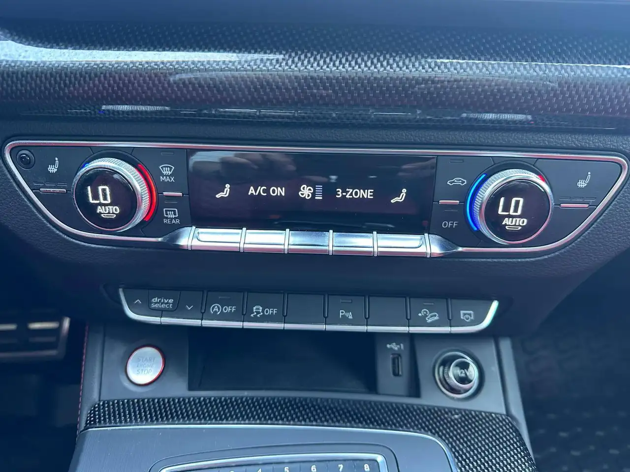 Audi SQ5 снимка Audi SQ5