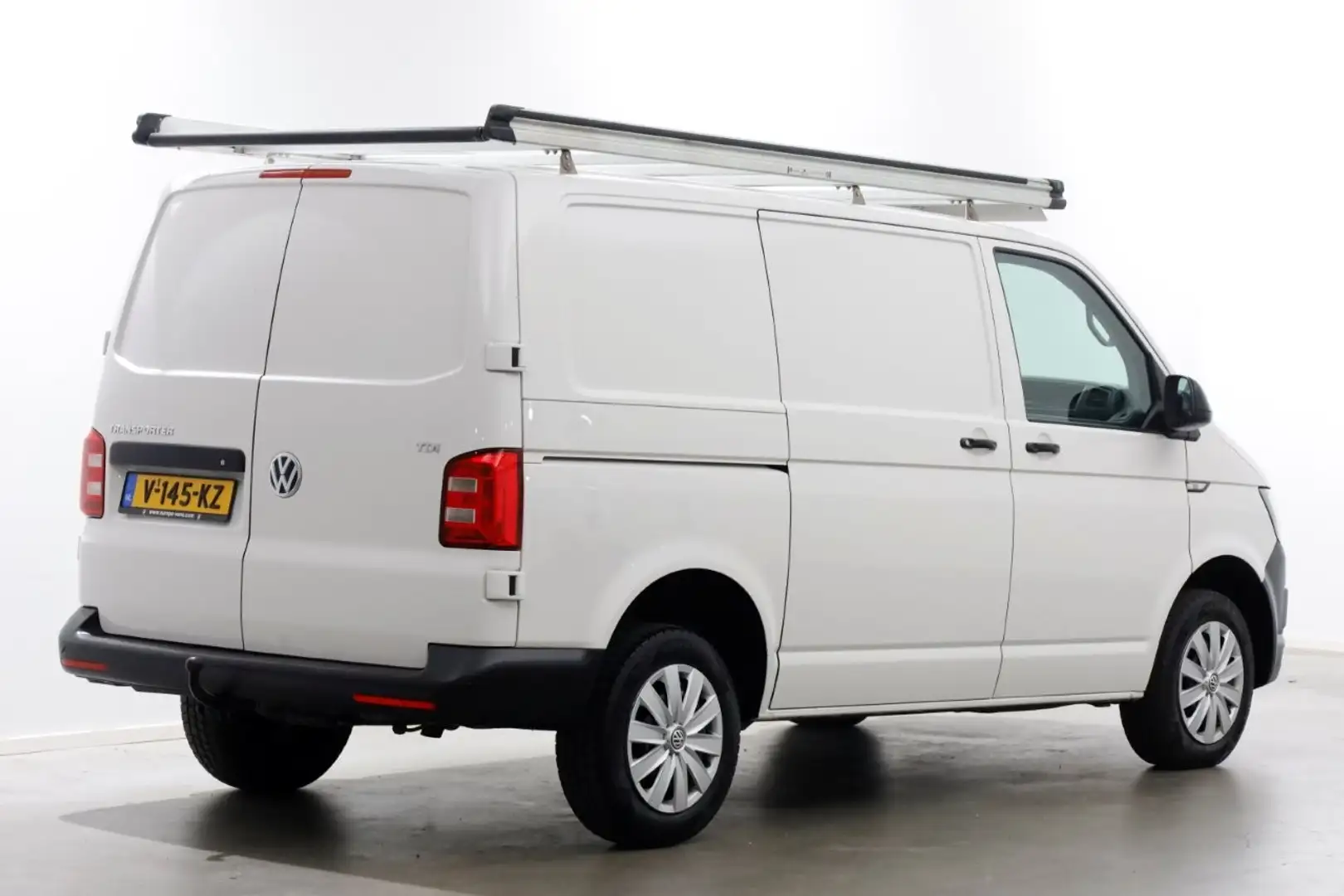 Volkswagen T6 Transporter 2.0 TDI 102pk E6 L1H1 Trendline Airco/Imperiaal 06 Wit - 2