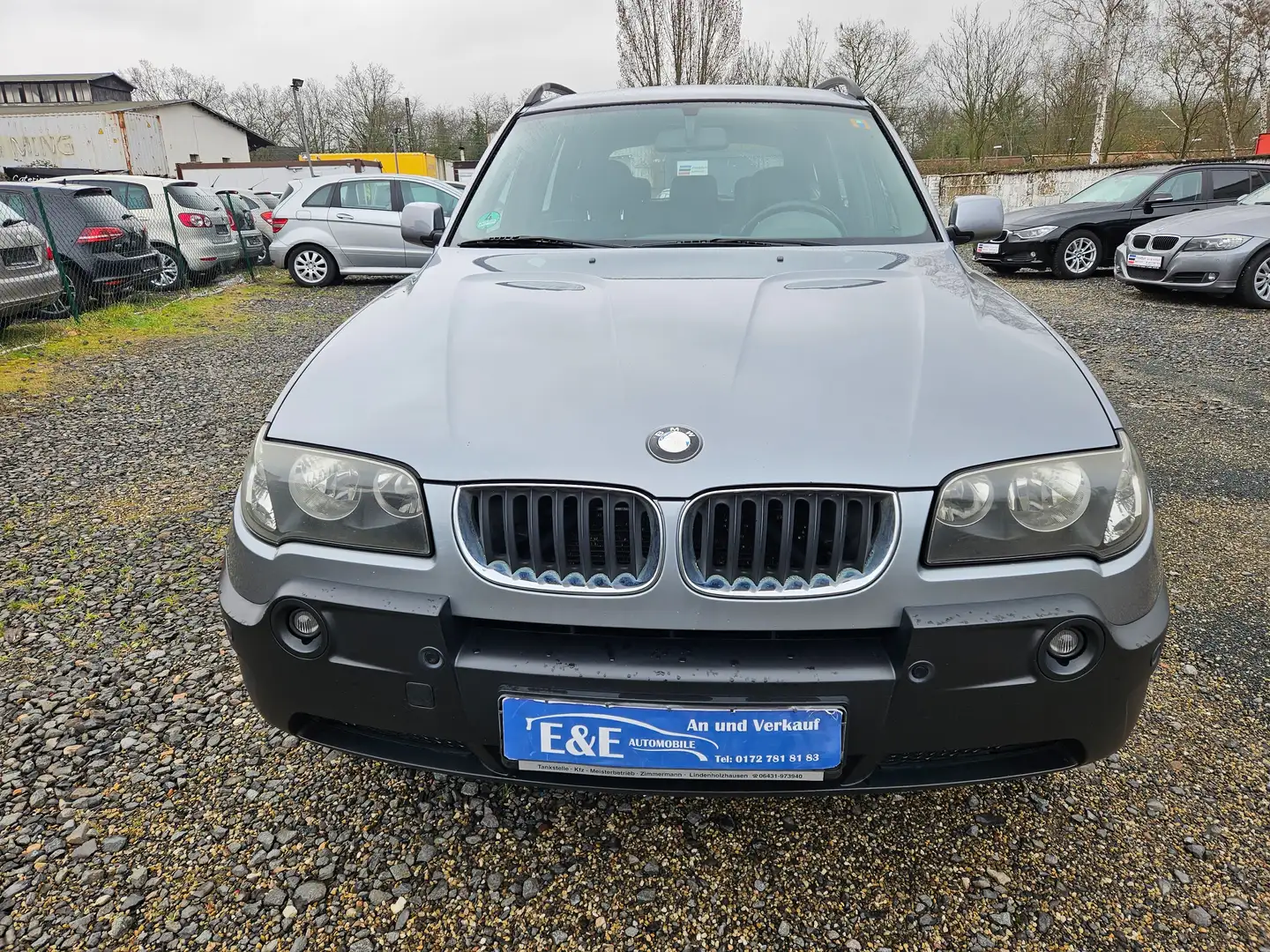 BMW X3 2.5i Grau - 2