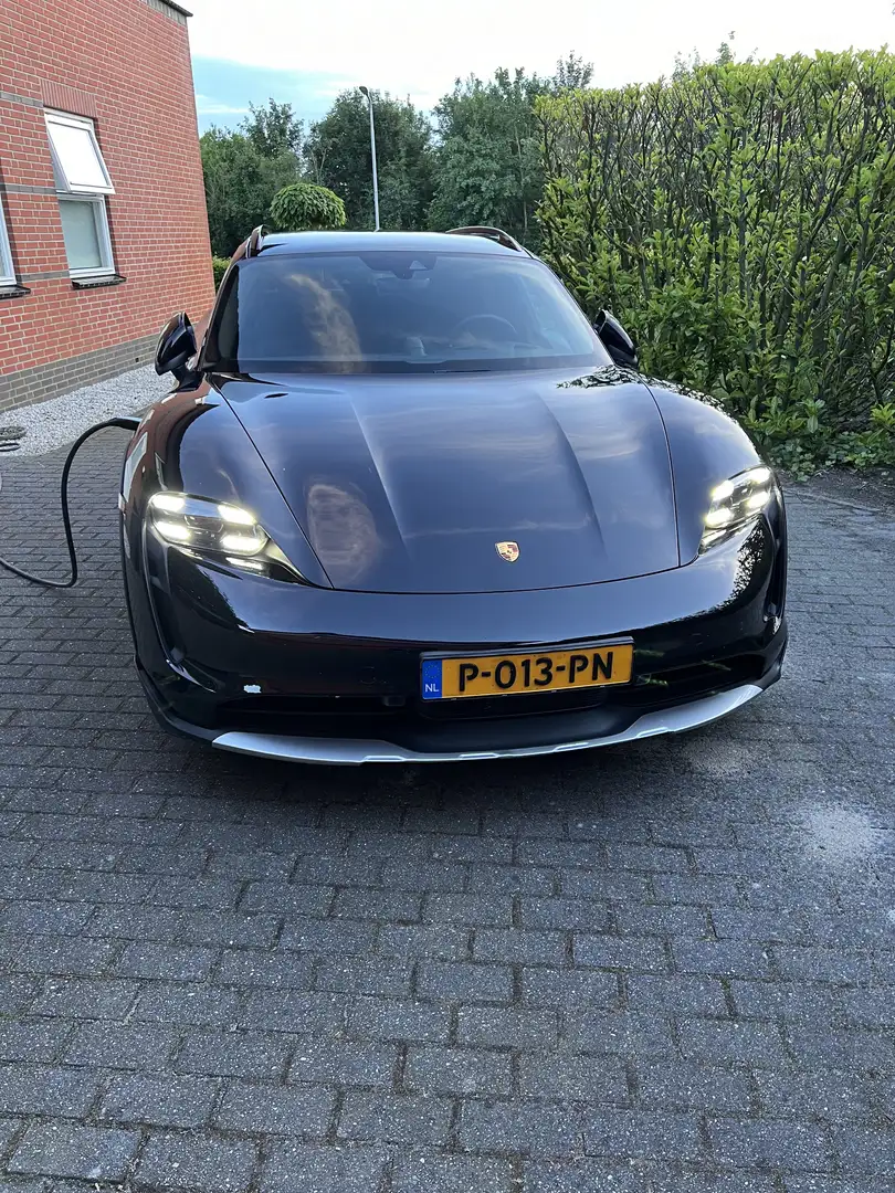 Porsche Taycan Taycan 4 Cross Turismo 93 kWh 476pk pano 360 4x4 Zwart - 2