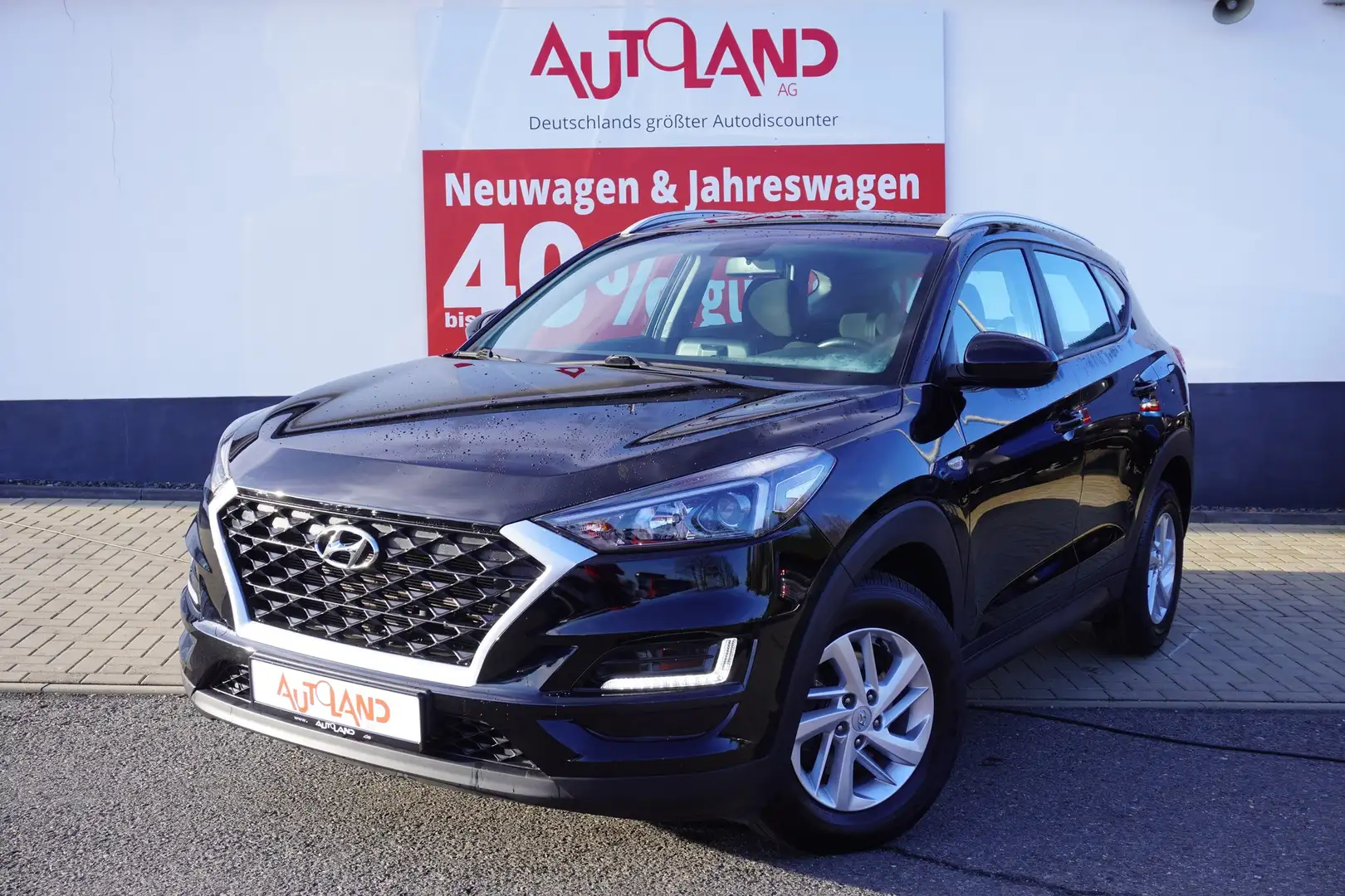 Hyundai TUCSON 1.6 Select Navi AHK PDC Kamera Tempomat Schwarz - 2