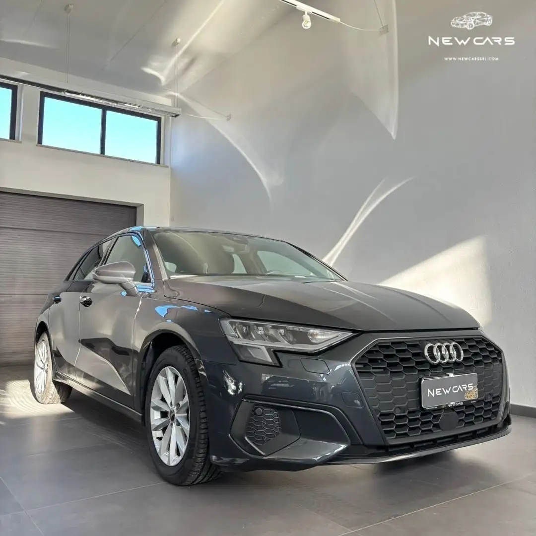 Audi A3 A3 Sportback 30 2.0 tdi Business s-tronic Grau - 2