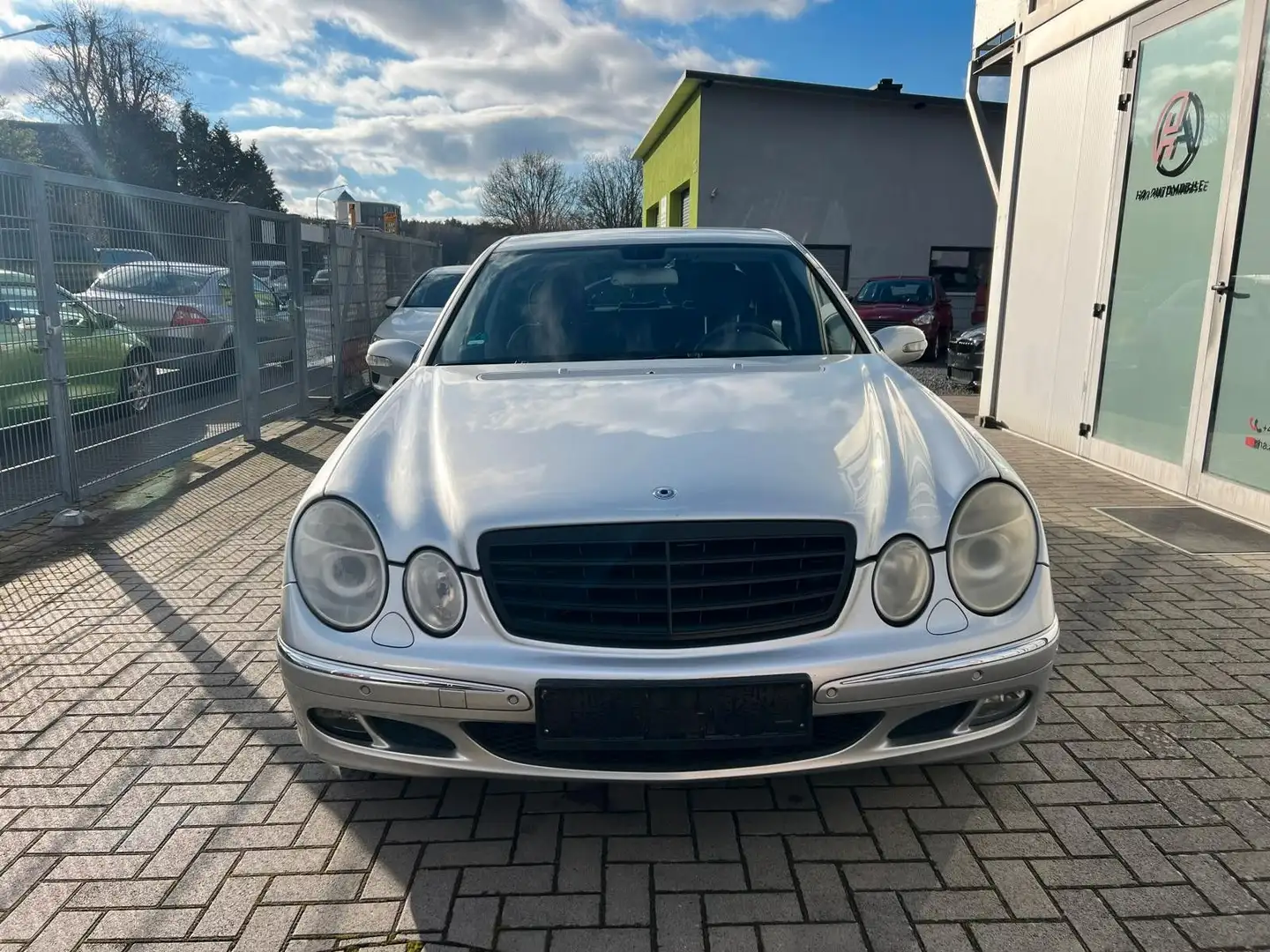 Mercedes-Benz E 280 E Limousine LPG Silber - 2