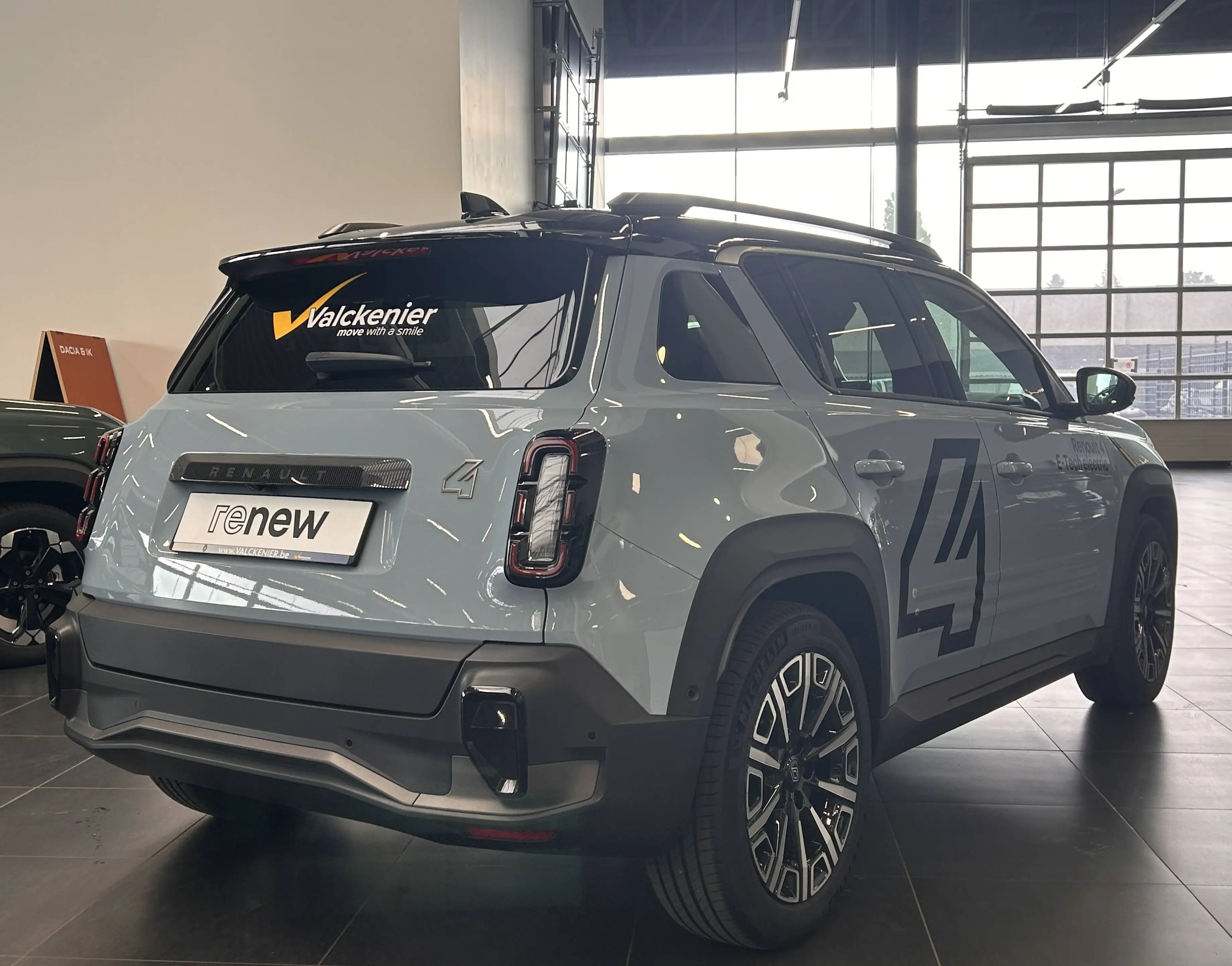 Renault R 4 E-R4 E-Tech 52 kWh Comfort Range Iconic Iconic — photo 5