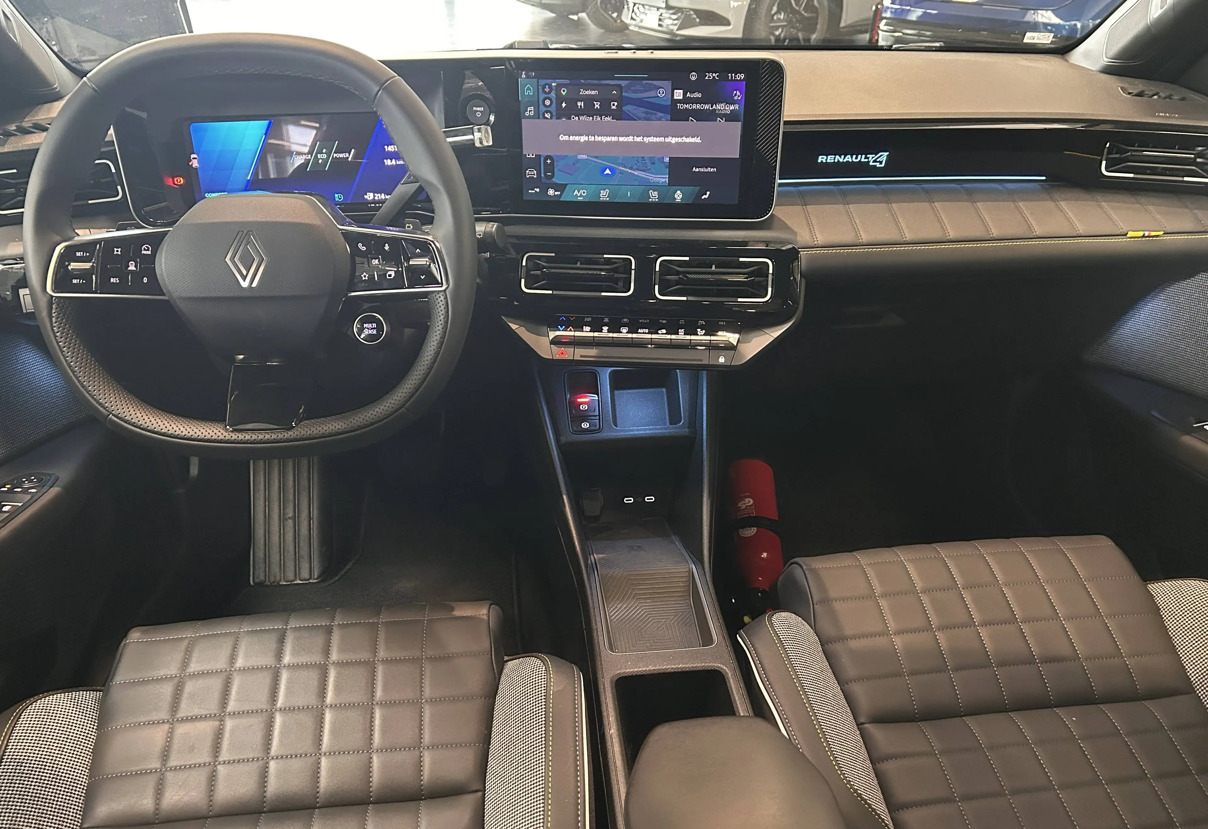 Renault R 4 E-R4 E-Tech 52 kWh Comfort Range Iconic Iconic — photo 12