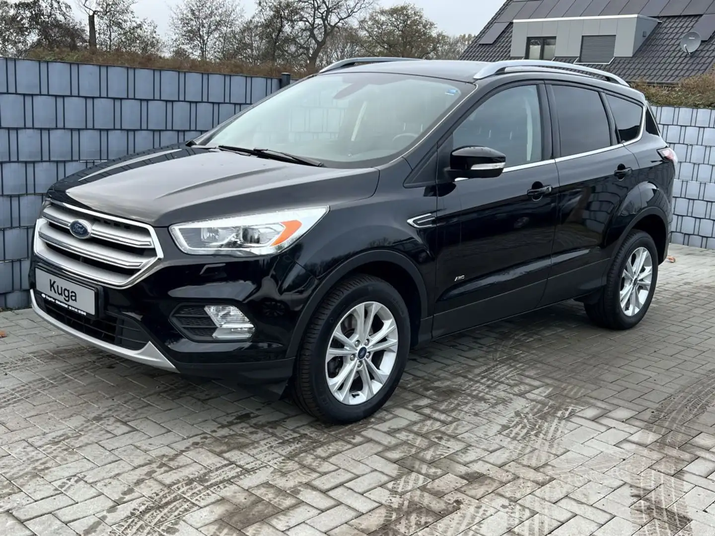 Ford Kuga Titanium *1.Hand* sehr gepflegter Zustand* Noir - 1