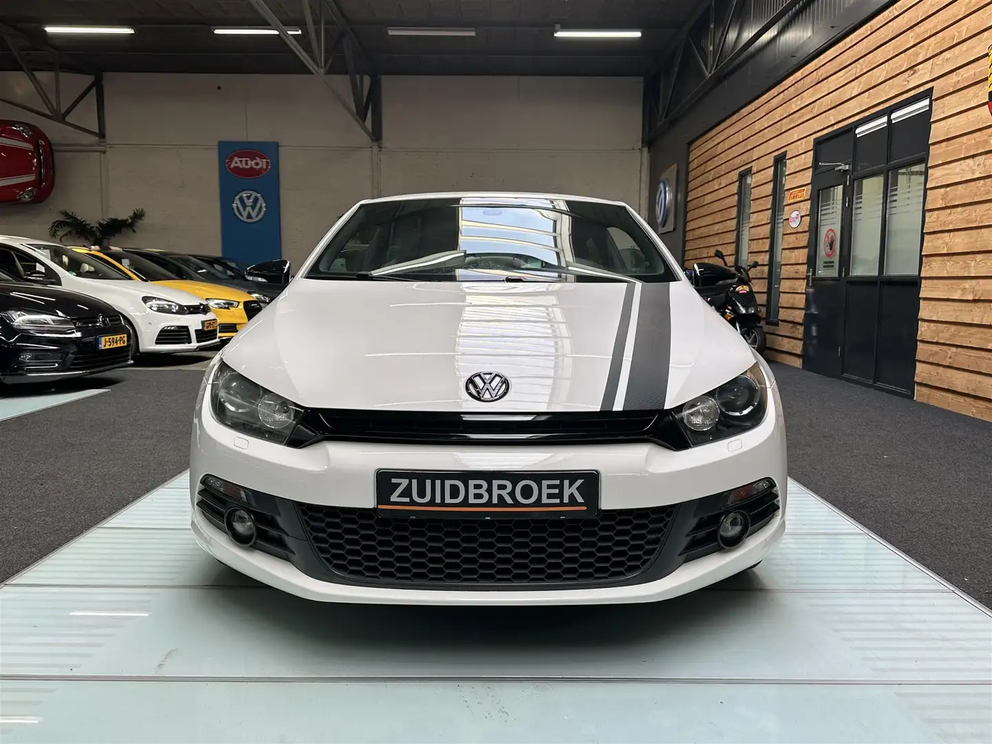 Volkswagen Scirocco 1.4 TSI 122PK Match Xenon Clima Stuurbediening Wit - 2