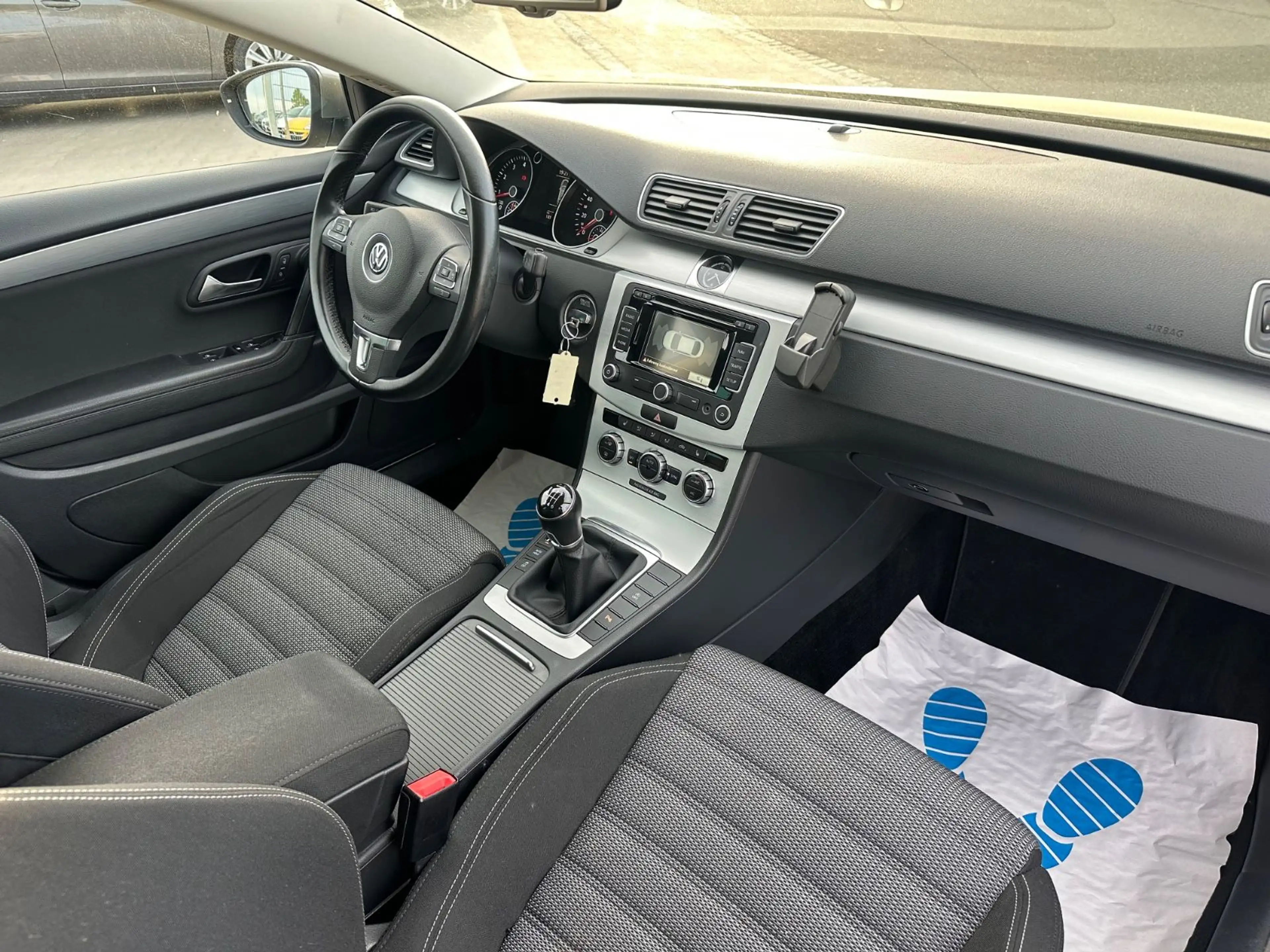 Volkswagen CC Basis BMT — photo 10