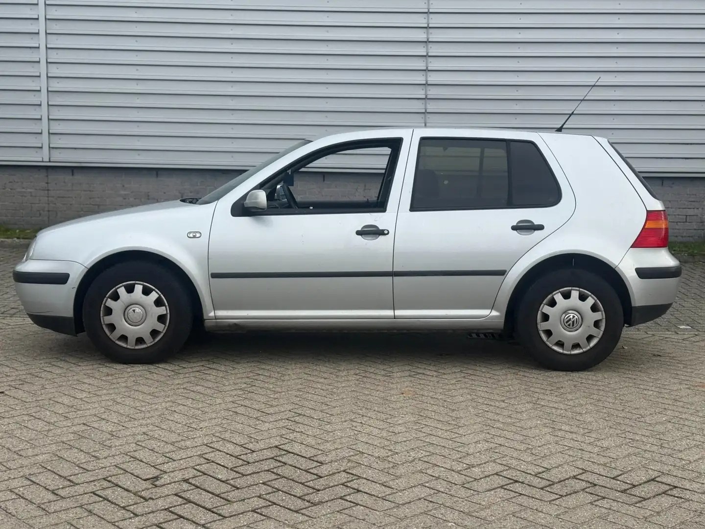 Volkswagen Golf 1.6-16V (INRUILKOOPJE) Gris - 2