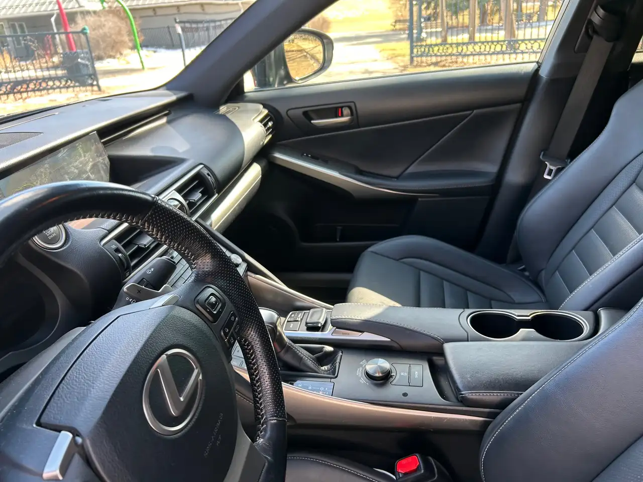 Lexus IS снимка Lexus IS