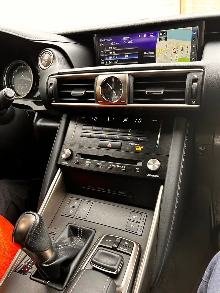 Lexus IS снимка Lexus IS