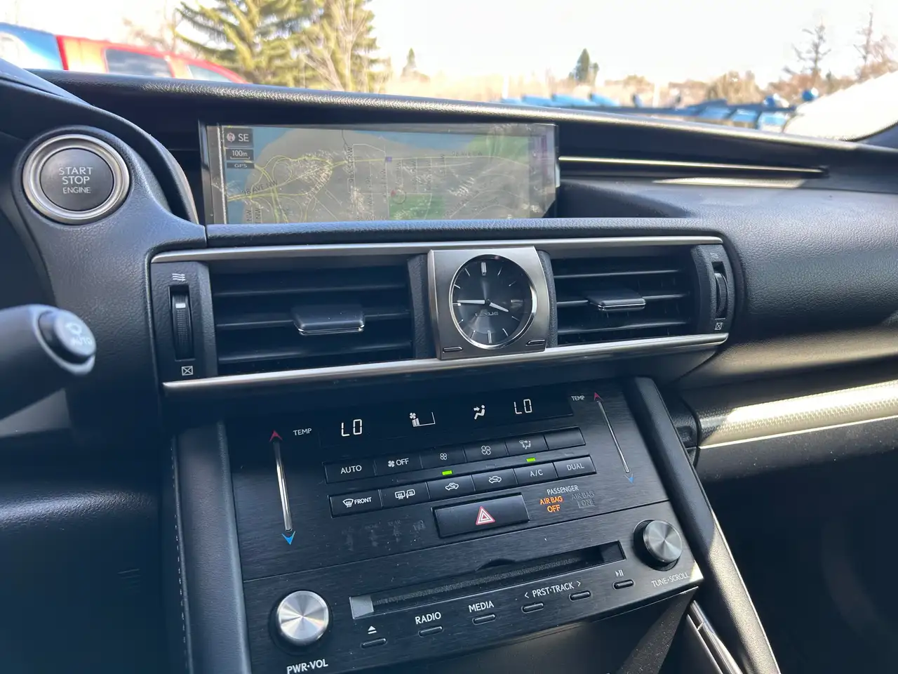 Lexus IS снимка Lexus IS