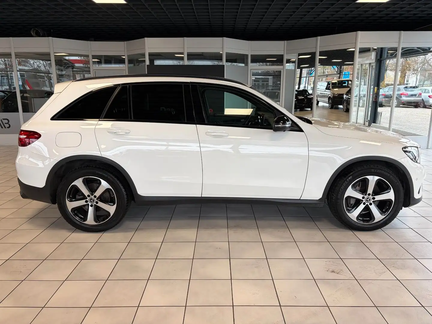 Mercedes-Benz GLC 250 4Matic Exclusive · AHK · ACC · 360 Night Blanc - 2