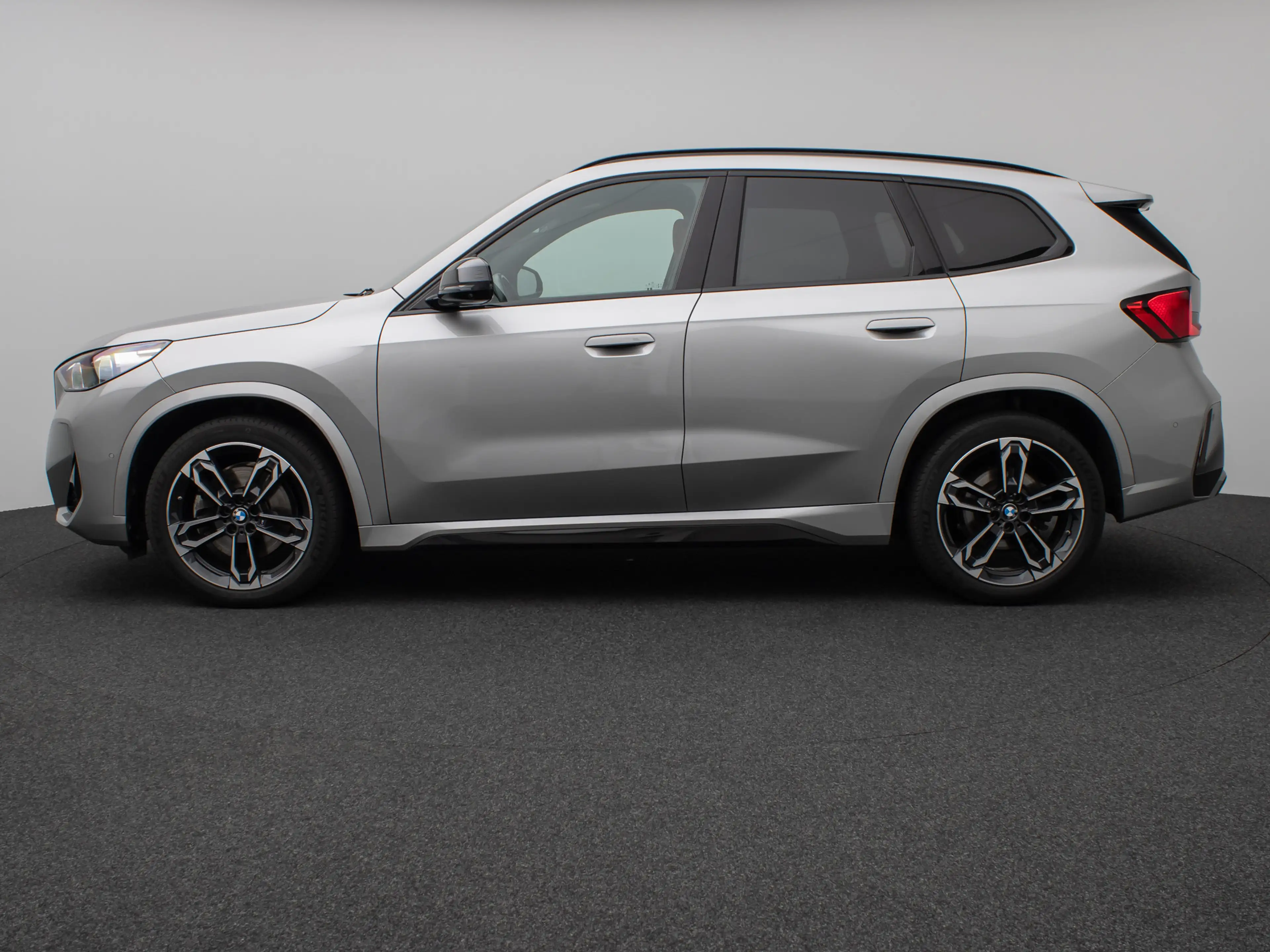 BMW X1 M Sport 360°HUD DAB H K AHK Komfort 19 — photo 11