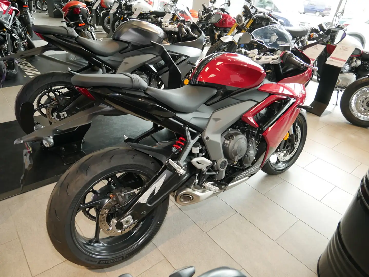 Triumph 660 Kundenvorteil Rot - 2