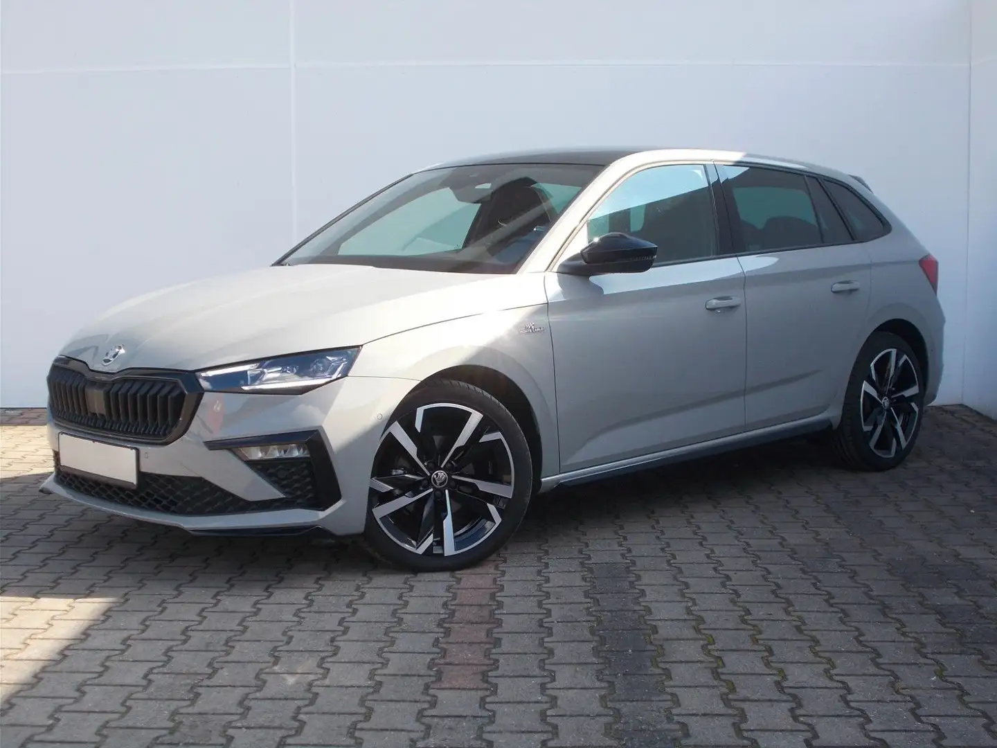 Skoda Scala 1.5 TSI DSG Monte Carlo mit vielen Extras Grau - 2