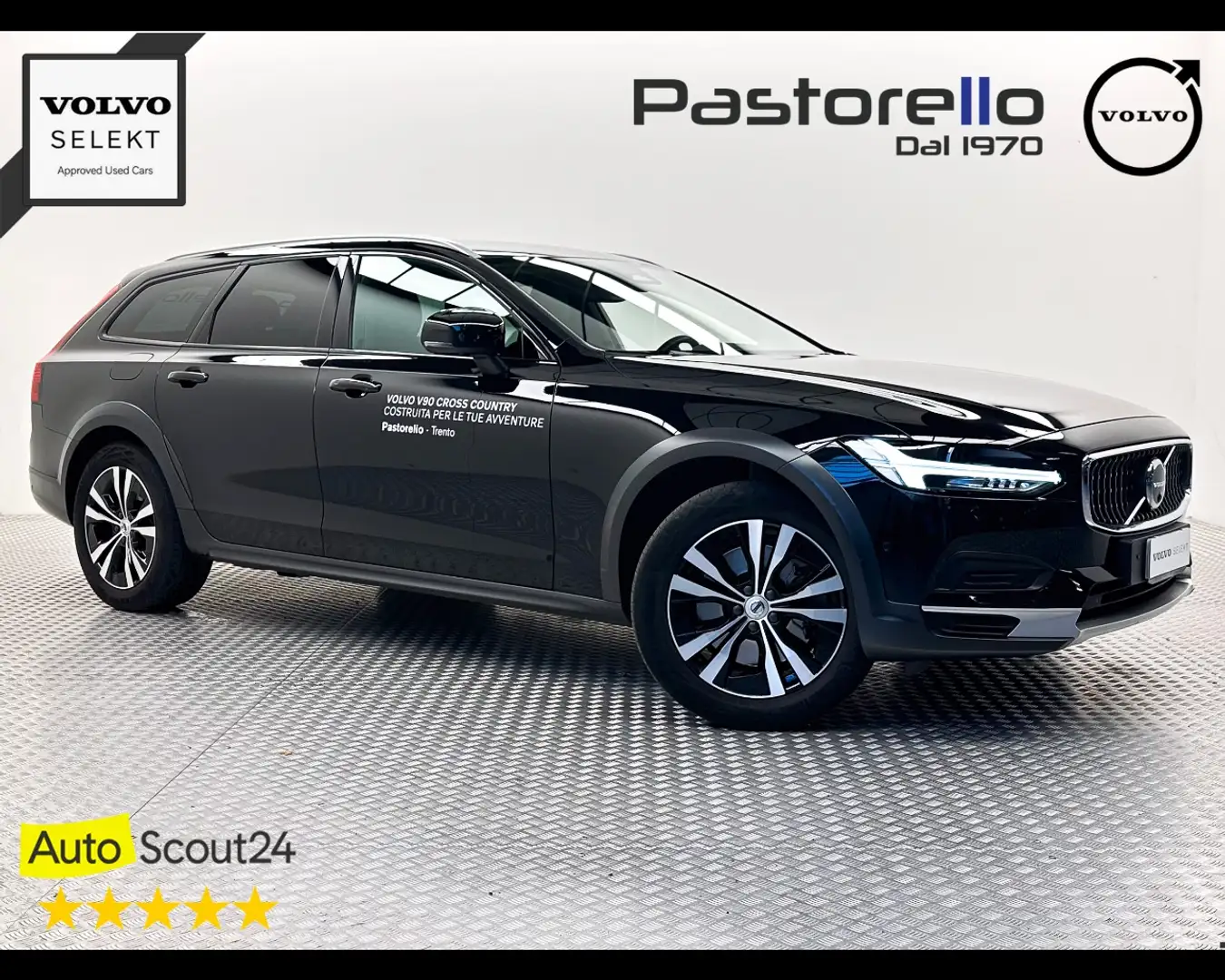 Volvo V90 Cross Country B4 (d) AWD 2.0 Momentum Advanced Чорний - 1
