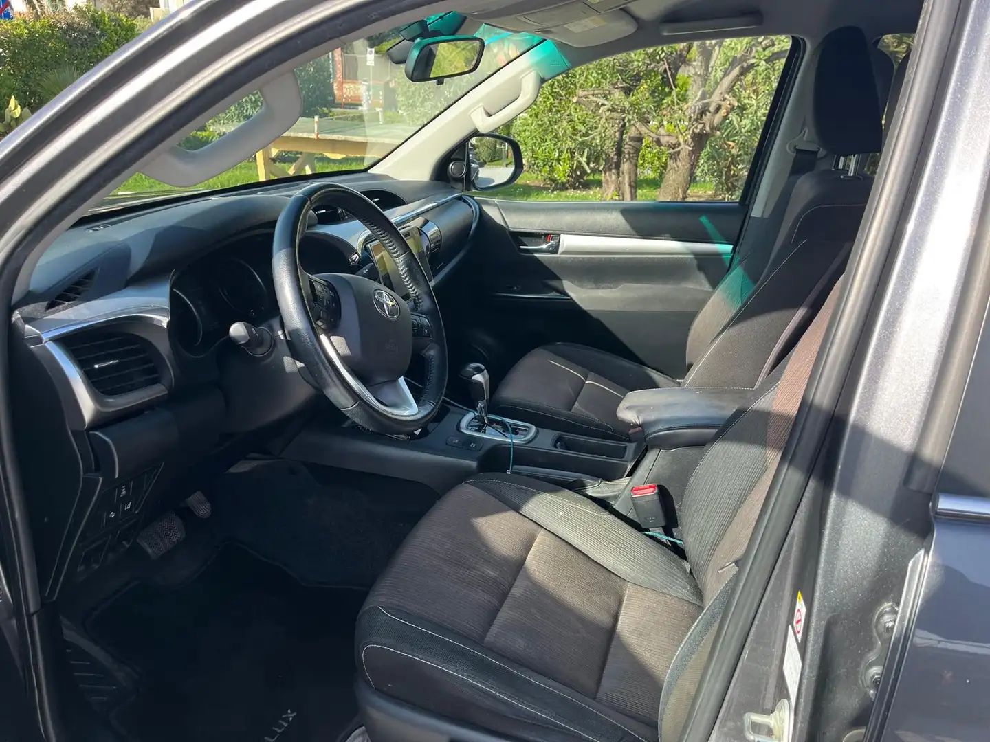 Toyota Hilux Hilux 2.4 d-4d double cab Lounge 4wd auto Gris - 1