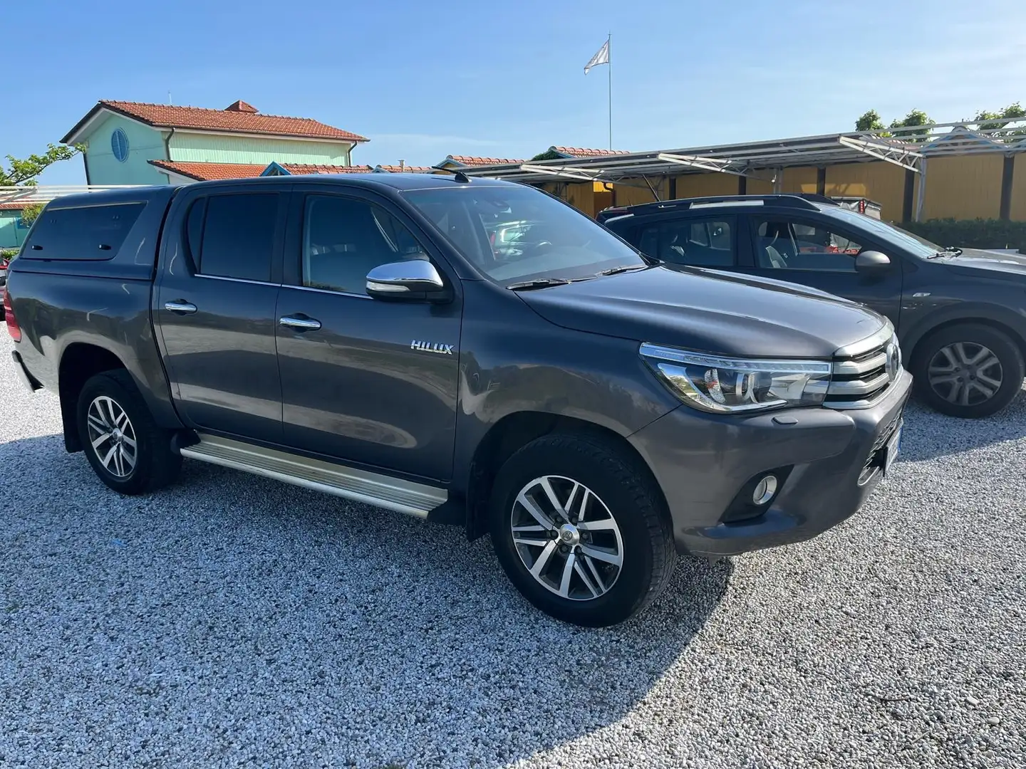 Toyota Hilux Hilux 2.4 d-4d double cab Lounge 4wd auto Gris - 2