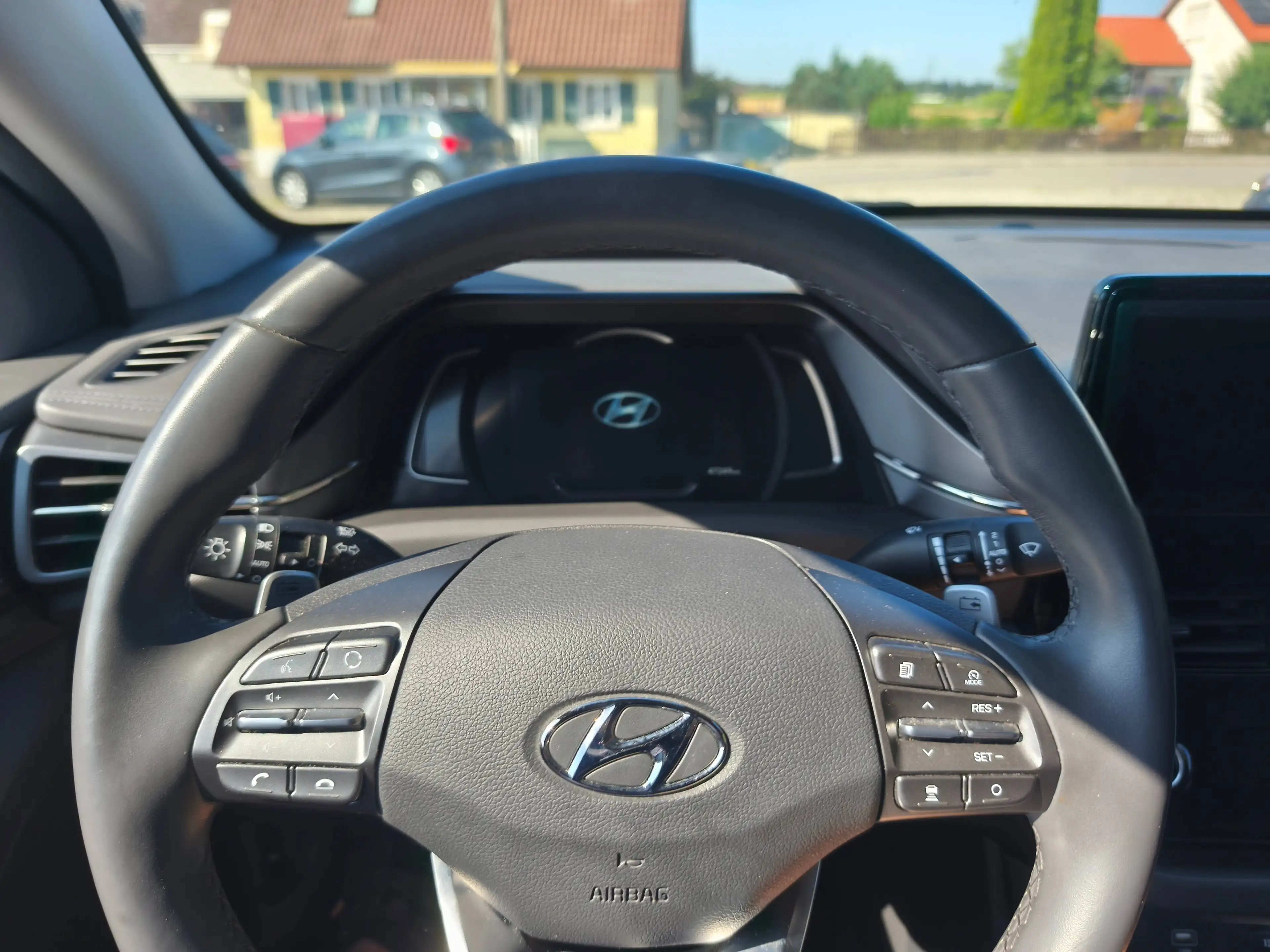 Hyundai IONIQ IONIQ Elektro Style, wenig Kilometer,""SoH 96,2 %"" Zertifikat liegt vor !!!!! — photo 5