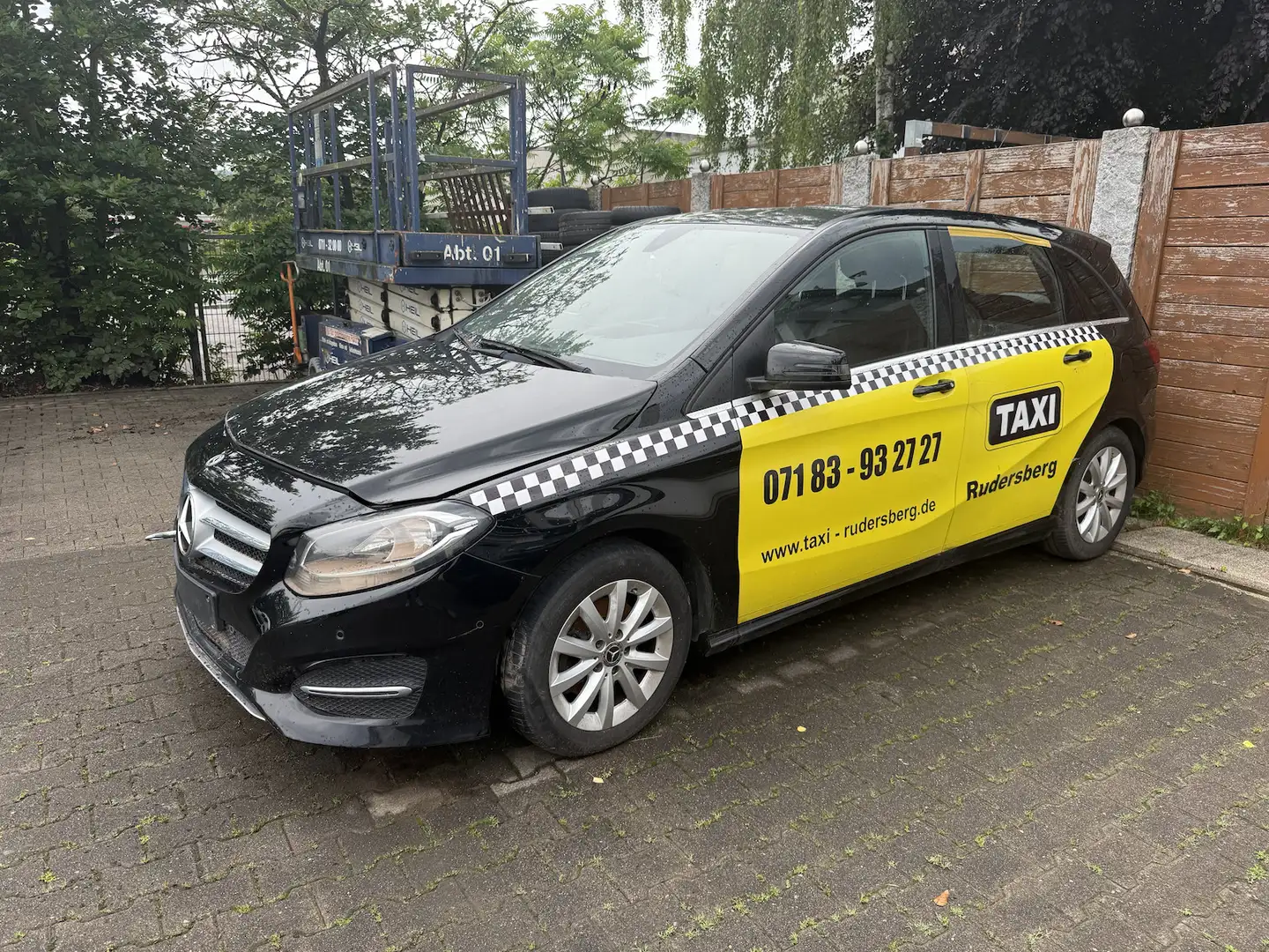 Mercedes-Benz B 200 d Sondermodell DAS TAXI Negro - 1