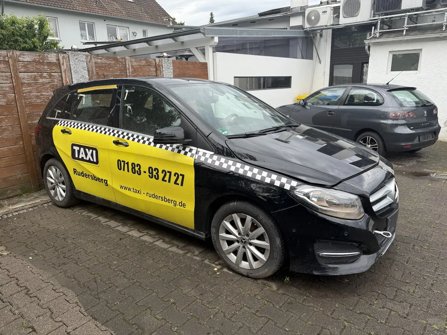 Mercedes-Benz B 200 d Sondermodell DAS TAXI Negro - 2