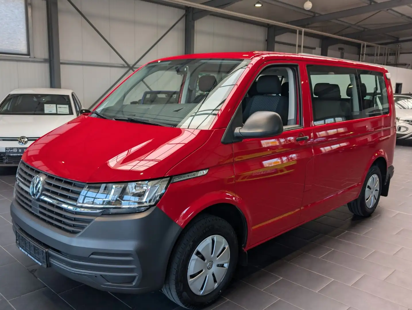Volkswagen T6 Caravelle T6.1 Caravelle  Kurz Trendline Klimaaut. 9Sitzer Piros - 1