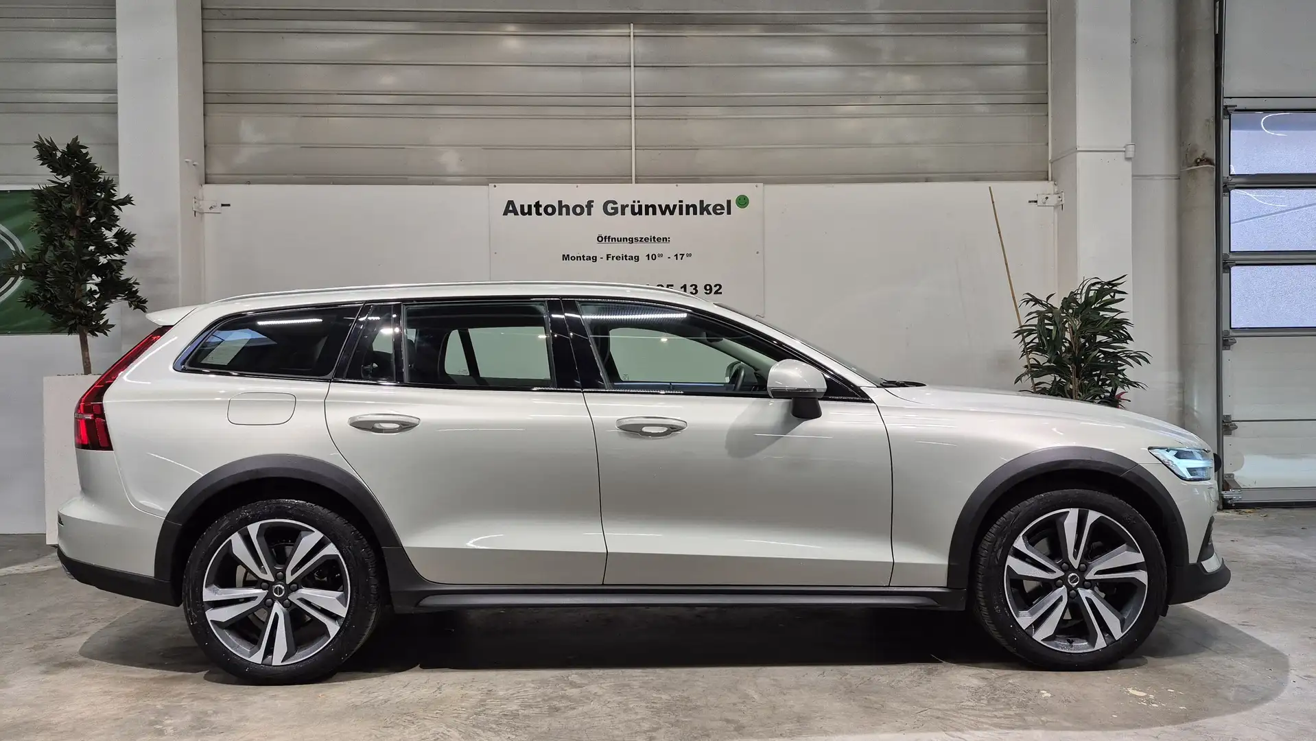Volvo V60 Cross Country V60 CC Diesel B4-D AWD Geartronic Pro Argent - 2