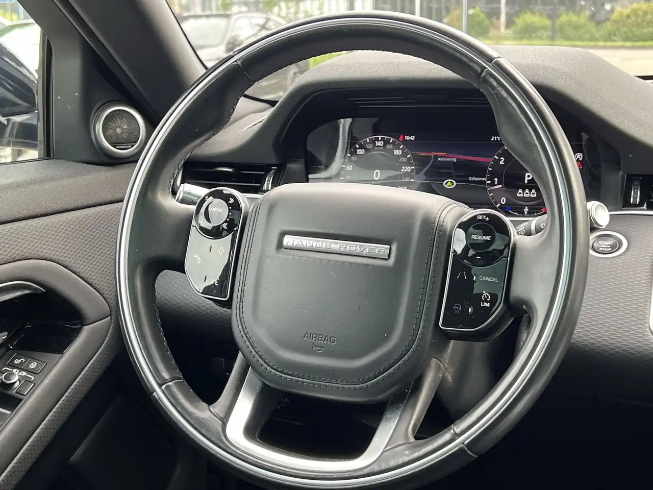 Land Rover Range Rover Evoque 2.0 P200 AWD R-Dynamic Hello Edition PANO CARPLAY, миниатюра 3