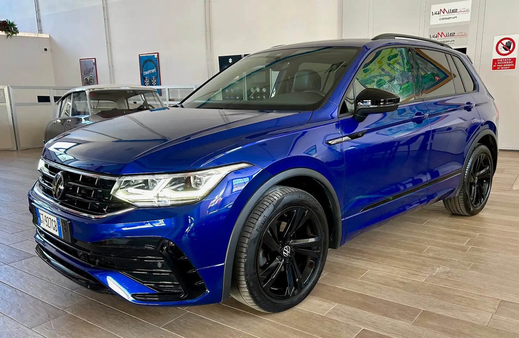 Volkswagen Tiguan 2.0 TDI 150 CV SCR DSG R-Line Blau - 1