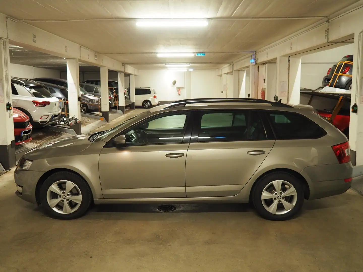 Skoda Octavia Octavia Combi 1.8 TSI Green tec DSG Elegance Beige - 1