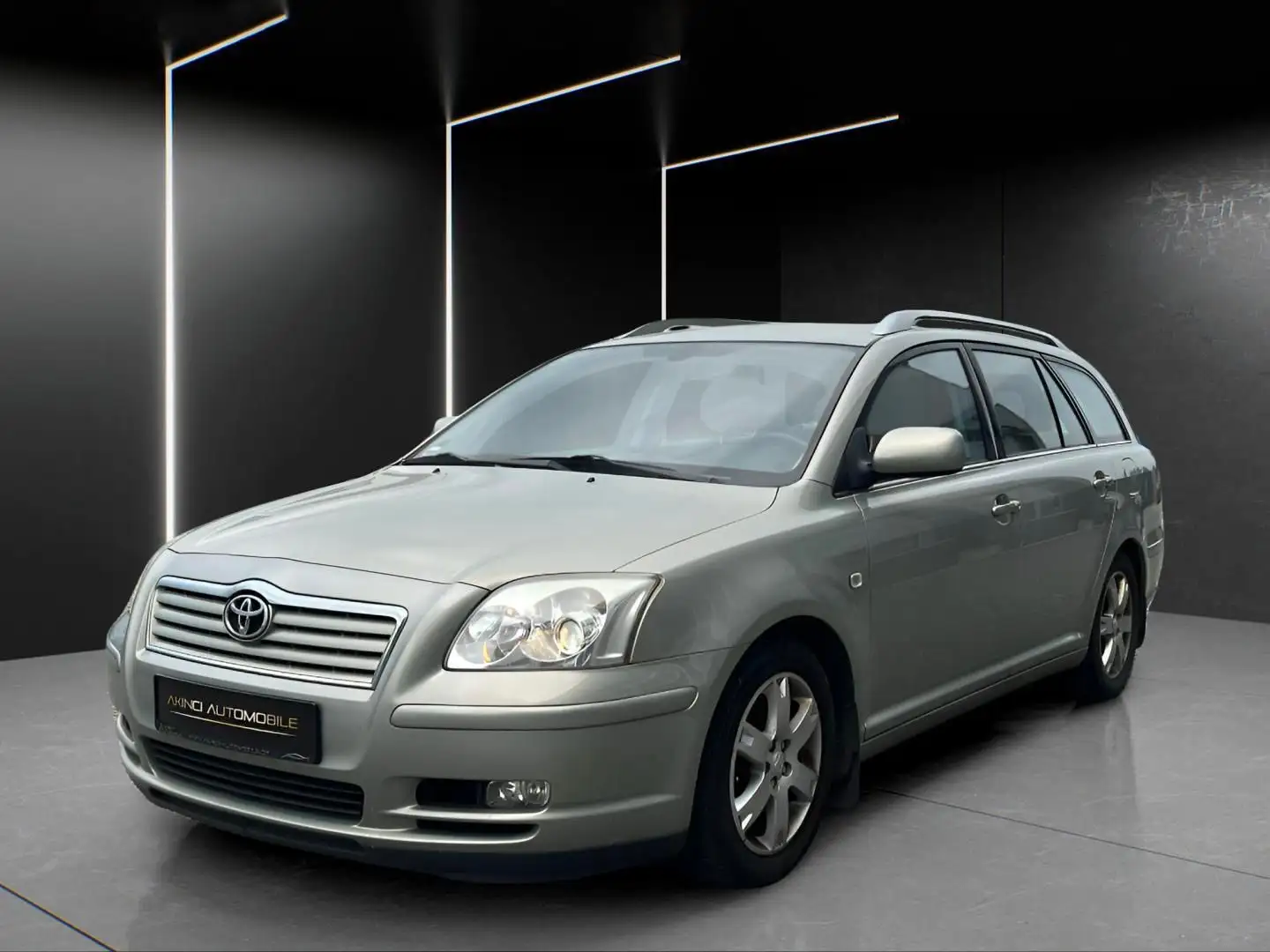 Toyota Avensis Kombi 2.0 D-4D Sol *TÜVNEU*AHK*KLIMA* Gris - 2