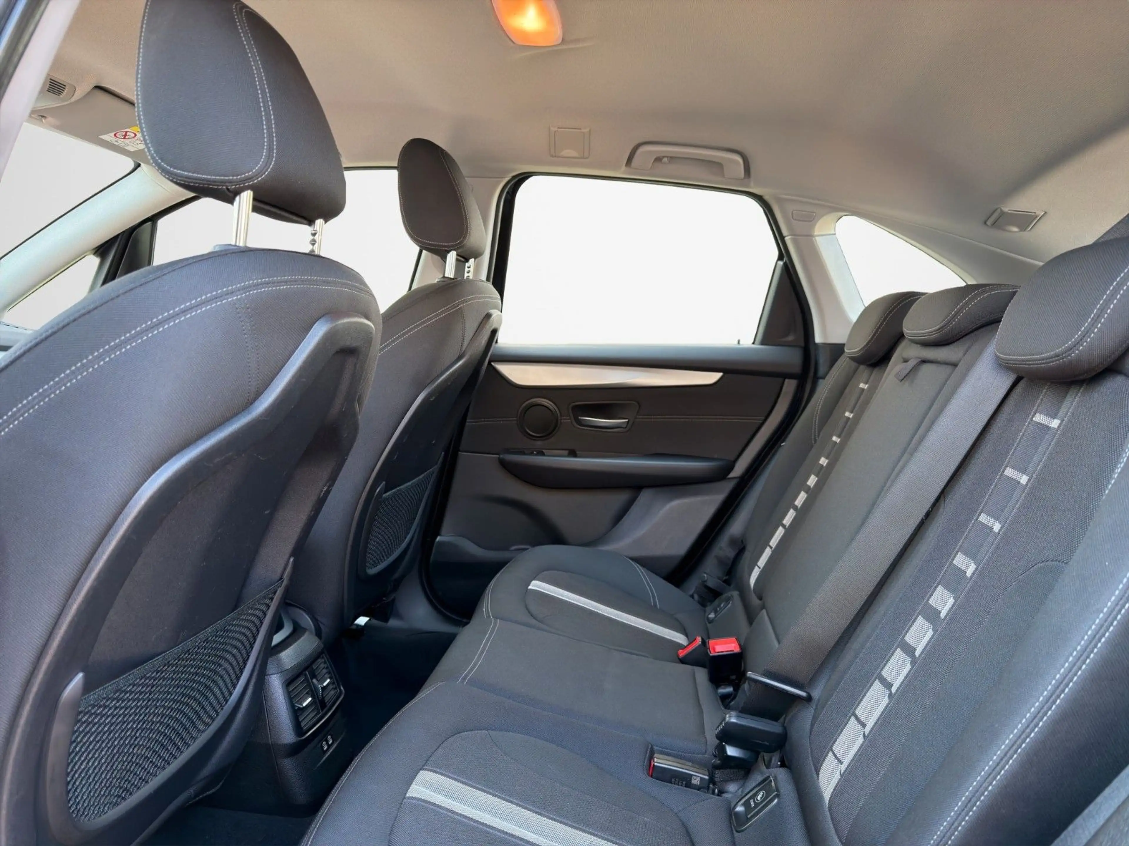 BMW 216 D ACTIVE TOURER ADVANTAGE! PDC! SHZ! AHK! — photo 10