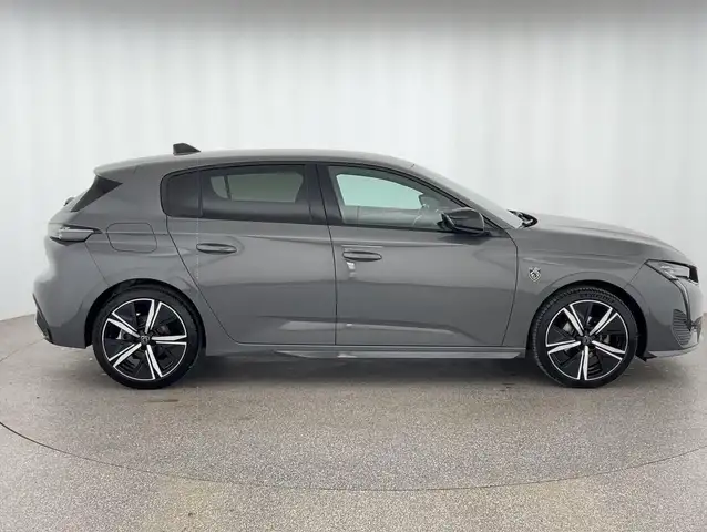 Peugeot 308 view 4