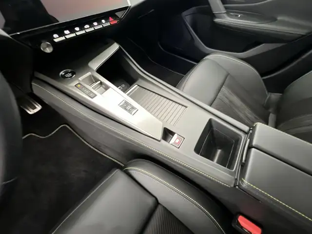 Peugeot 308 view 13