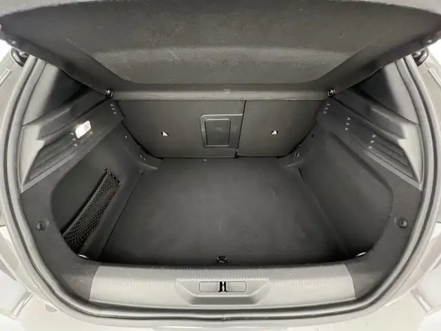 Peugeot 308 view 9