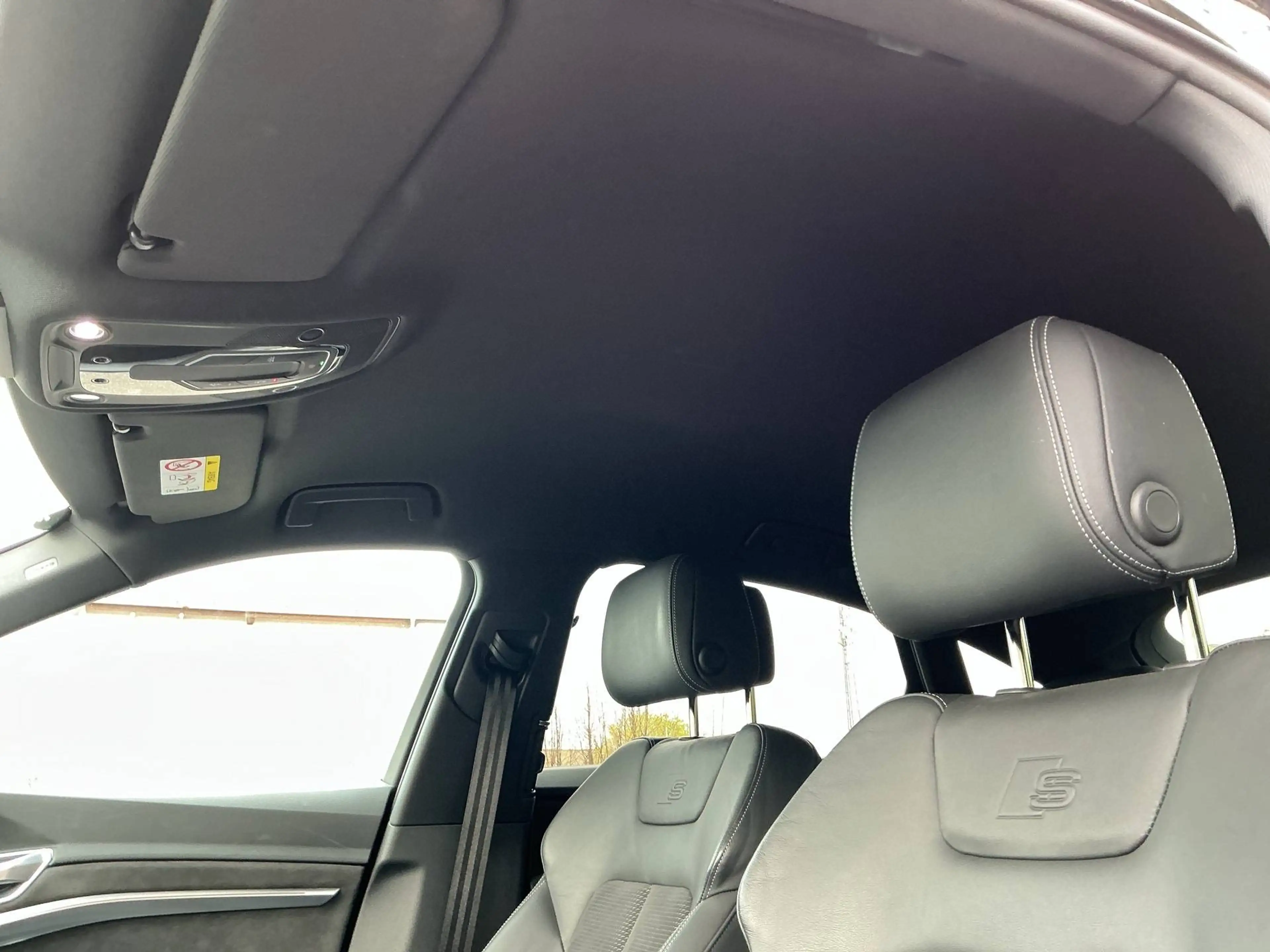 Audi e-tron 55 quattro basis — photo 14
